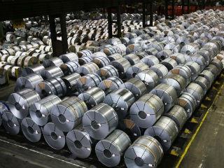 Η Eπίτροπος Εμπορίου Σεσίλια Μάλμστρομ δήλωσε: «Δεν θέλαμε να φτάσουμε εδώ. Ωστόσο, η μονομερής και αδικαιολόγητη απόφαση των ΗΠΑ για την επιβολή δασμών σε προϊόντα χάλυβα και αλουμινίου από την ΕΕ δεν μας άφησε άλλη επιλογή. Οι κανόνες του διεθνούς εμπορίου που αναπτύξαμε με την πάροδο των ετών από κοινού με τους αμερικανούς εταίρους μας, δεν μπορούν να παραβιάζονται χωρίς αντίδραση από την πλευρά μας. 