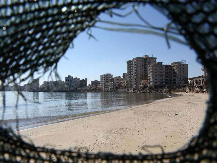 «Αν το θέμα Ερντογάν δεν άγγιζε ολόκληρο τον Ελληνισμό, και είμαστε τρίτοι, για παράδειγμα Ελβετοί, θα είχε πλάκα να παρακολουθούμε όπως στα video games την πορεία ενός τύπου, που αυτή την στιγμή μέσω του εθνικισμού έχει παρασύρει μια μεγάλη μερίδα της κοινής γνώμης με το μέρος του, στα φιλόδοξα σχέδιά του για την ανασύσταση της Οθωμανικής Αυτοκρατορίας.»