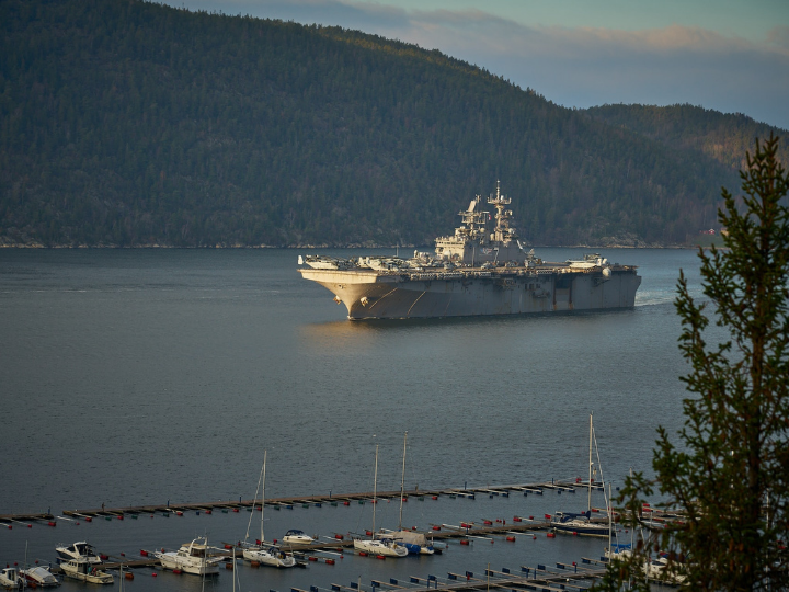 «Ο χώρος δεν μας επιτρέπει να αναφερθούμε σε μια σειρά δράσεων που έχει αναλάβει η Ενωση για την Αμυνά της. Ετσι θα αναφερθούμε μόνο στην PESCO (Permanent Structured Cooperation), κι αυτό γιατί εδώ και κάποιους μήνες η Τουρκία επέδειξε σφοδρή «συμπάθεια» για τη Μόνιμη Διαρθρωμένη Συνεργασία.»