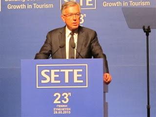 Ο κ. Ανδρεάδης πρότεινε να εξομοιωθούν οι συντελεστές με τον μέσο όρο των συντελεστών των ανταγωνιστών μας, να ακολουθήσουμε το παράδειγμα της Κύπρου - που είναι η μεγάλη νικήτρια της φετινής τουριστικής περιόδου, με αποτελεσματικό  μάρκετινγκ και να κυνηγήσουμε άμεσα τα early bookings από τη Βρετανία προσφέροντας σταθερές τιμές. 