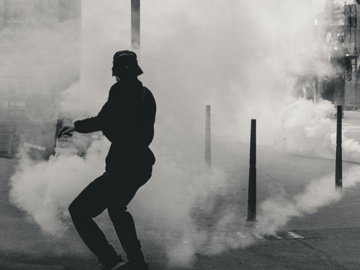 «Όσοι νομίζουν ότι βρεθήκαμε σε ήρεμα νερά στην ευρύτερη περιοχή αυταπατώνται, η δημοκρατία είναι ένα ιδιαίτερα ευαίσθητο σύστημα διακυβέρνησης, που θέλει σκεπτόμενους πολίτες και όχι φανατικούς οπαδούς.»