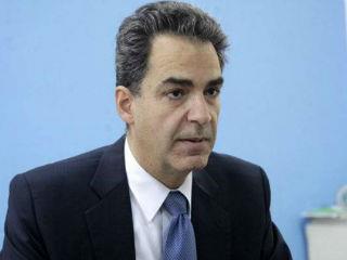 Ο Άγγελος Μ. Συρίγος, αναπληρωτής καθηγητής Διεθνούς Δικαίου & Εξωτερικής Πολιτικής στο Πάντειο Πανεπιστήμιο, αποτιμά όσα συνέβησαν τον τελευταίο μήνα αναφορικά με το ζήτημα του Κυπριακού, εκτιμά και εξηγεί σχετικά με τις εξελίξεις των διαπραγματεύσεων, το σχέδιο και τις προτάσεις που βρίσκονται πάνω στο τραπέζι, τι διακυβεύεται, ποιος ο ρόλος της Ελλάδας, ποιες οι προθέσεις της Τουρκίας, τα κίνητρα και οι προβλεπόμενες κινήσεις της.