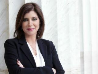 Το ευρωπαϊκό Κοινοβούλιο, το οποίο καλούμαστε το αμέσως προσεχές διάστημα να εκλέξουμε, είναι το μόνο εκ των ευρωπαϊκών θεσμικών οργάνων, που αναδεικνύεται με άμεση και καθολική ψηφοφορία από τους πολίτες της Ένωσης.Προκειμένου όμως να μεταβούμε από τις θεωρητικές διακηρύξεις στην απόλυτη πρακτική εφαρμογή και να καταστεί η ψηφοφορία πραγματικά καθολική, θα πρέπει να διασφαλιστεί το δικαίωμα της προσβασιμότητας και της απρόσκοπτης άσκησης του εκλογικού δικαιώματος σε όλους τους πολίτες, συμπεριλαμβανομένων και εκείνων που ανήκουν σε ευάλωτες κοινωνικά ομάδες.