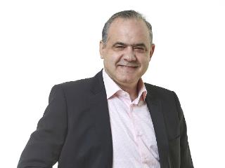 Ο Αντώνης Ζαΐρης γεννήθηκε στη Νίκαια του Πειραιά. Σπούδασε Πολιτικές Επιστήμες, Οικονομικά και Διοίκηση Επιχειρήσεων.Έχει πολυετή σταδιοδρομία στο ιδιωτικό και δημόσιο μάνατζμεντ. Διδάσκει σε πανεπιστήμια της Ελλάδας και του εξωτερικού.Είναι συγγραφέας, μεταξύ άλλων, των βιβλίων Ποια Ανάπτυξη (μαζί με τον Γ. Σταμάτη), εκδ. Σιδέρη, Για ένα νέο Δημοκρατικό πρότυπο, εκδ. Κριτική και της ποιητικής συλλογής Ανήσυχη περιπλάνηση, εκδ. Γαβριηλίδη