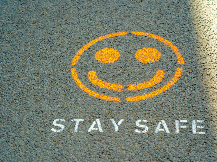 «Η de facto διχοτόμηση της κοινωνικής μάζας μπροστά στα γεγονότα είναι ουσιαστικά το αποτέλεσμα της διαχρονικής συμμόρφωσης με το συλλογικό ασυνείδητο στις κοινωνίες του νεωτερικού δυτικού πολιτισμού».