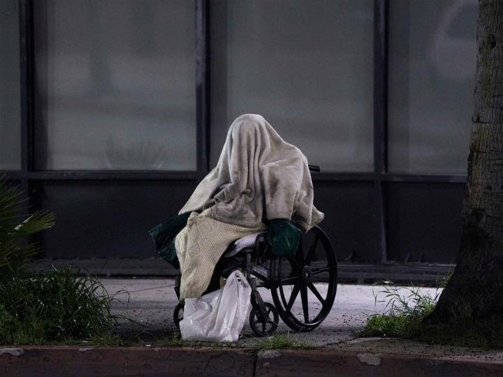 Είναι χαρακτηριστικό πως σε όλη τη διάρκεια της ανθρώπινης ιστορίας οι περίοδοι οικονομικής ευημερίας και ανάπτυξης, όποτε δηλαδή είχαμε θεαματικά επιτεύγματα στην πρόοδο και στον πολιτισμό, βάθαιναν οι οικονομικές ανισότητες.