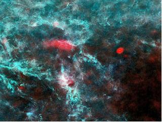 Πράγματι, η ανάπτυξη σε μία χώρα εξαρτάται και από πολλούς άλλους, πέραν των φόρων, παράγοντες: πολιτική σταθερότητα, κόστος χρήματος, εργασιακές σχέσεις, επιχειρηματικό κλίμα, κόστος ενέργειας, γραφειοκρατικά εμπόδια κλπ. Εάν, όμως, αυτοί οι άλλοι παράγοντες είναι παρόμοιοι σε δύο χώρες, η ανάπτυξη θα είναι πολύ μεγαλύτερη στην χώρα που έχει χαμηλούς φορολογικούς συντελεστές έναντι εκείνης που έχει πολύ υψηλότερους. Αυτό είναι σύμφωνο και με την απλή λογική αλλά και την παρατήρηση των οικονομικών εξελίξεων σε πολλές χώρες. Η αντίθετη επιχειρηματολογία του υπουργού Οικονομίας (και καθηγητού Οικονομικών) επιβεβαιώνει ότι, σύμφωνα με έναν ορισμό, οικονομολόγος είναι κάποιος που, όταν δει πως κάτι δουλεύει στην πράξη, καταβάλλει μεγάλες προσπάθειες να επιβεβαιώσει ότι δουλεύει εξ ίσου και στην θεωρία…