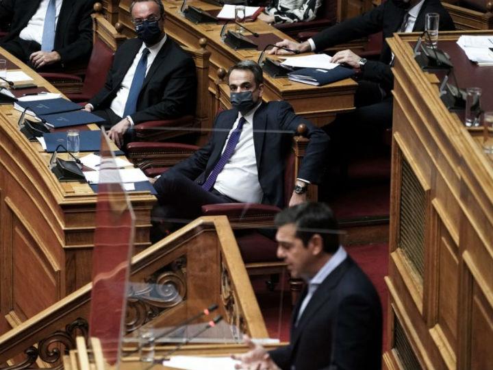 «Αγνοώντας την περιθωριακή, και ουσιαστικά θεσμοϋπονομευτική, αντιπολίτευση η κυβέρνηση μπορεί να αναδείξει πολιτικό αντίπαλο και να ισχυροποιήσει μακροπρόθεσμα τους δημοκρατικούς θεσμούς.»
