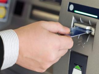 Δεν είναι η Ελλάδα του 2015 ικανή να γυρίσει στα χωράφια, στα ορυκτά, στην βιομηχανία, στα εργοστάσια. Χρειάζονται ΛΕΦΤΑ για να αρχίσουμε να παράγουμε. Και λεφτά δεν μπορούμε να έχουμε, ακόμα και αν γυρίσουμε στην δραχμή! 