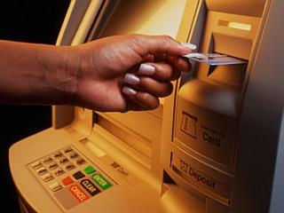 Μια ιδιότυπη παγίδα ρευστότητας απειλεί την κοινωνική συνοχή: χρήμα των πολιτών μεταβιβάζεται στο Δημόσιο χωρίς ανταποδοτικότητα.