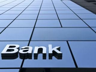 Ο Αντιπρόεδρος της Επιτροπής κ. Βάλντις Ντομπρόβσκις, αρμόδιος για τη χρηματοπιστωτική σταθερότητα, τις χρηματοπιστωτικές υπηρεσίες και την Ένωση Κεφαλαιαγορών, δήλωσε τα εξής: «Στο πλαίσιο της τρέχουσας ανάκαμψης της Ευρώπης και της οικονομίας της, η Ευρώπη πρέπει να αδράξει την ευκαιρία για να επιταχύνει τη μείωση των NPL. Η μείωσή τους είναι απαραίτητη για την περαιτέρω μείωση των κινδύνων στον ευρωπαϊκό τραπεζικό τομέα και για την ενίσχυση της ανθεκτικότητάς του. 