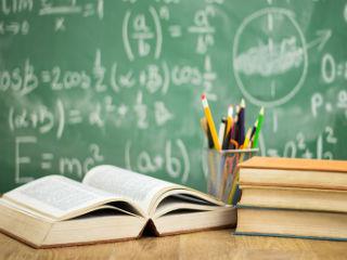 Η Επιτροπή πιστεύει ότι είναι προς το κοινό συμφέρον όλων των κρατών μελών να αξιοποιήσουν στο έπακρο το δυναμικό της εκπαίδευσης και του πολιτισμού ως κινητήρια δύναμη για τη δημιουργία θέσεων εργασίας, την οικονομική ανάπτυξη και την κοινωνική δικαιοσύνη, καθώς και ως μέσου συνειδητοποίησης της ευρωπαϊκής ταυτότητας και της πολυμορφίας της.