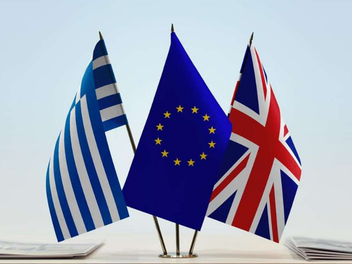 Η αποχώρηση του Ηνωμένου Βασιλείου από την ΕΕ, την ενιαία αγορά και την τελωνειακή ένωση δημιούργησε φραγμούς στο εμπόριο και στις διασυνοριακές συναλλαγές τα οποία δεν υπήρχαν προηγουμένως.
