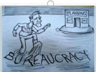 Έτσι, την ώρα που η κυβέρνηση διαπραγματεύεται με τον εαυτό της –διότι περί αυτού πρόκειται– την δόση των 2 δισεκατ. ευρώ που πρέπει να μας δώσουν οι δανειστές μας, το χρήμα αυτό υπάρχει στα δημόσια ταμεία αλλά κανείς δεν γνωρίζει πού βρίσκεται!