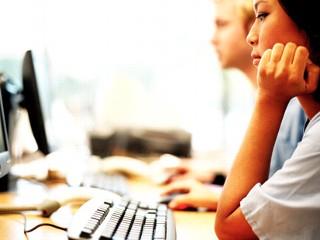 Πέρα από τον τεχνολογικό, μπορούμε να έχουμε νεοφυείς επιχειρήσεις σε όλους τους κλάδους που έχουν χαρακτηριστικά ταχείας ανάπτυξης και καινοτομίας. Στις περισσότερες περιπτώσεις, βεβαίως, για να είναι μία επιχείρηση καινοτομική, αναγκαστικά χρησιμοποιεί την τεχνολογία –αλλά αυτό δεν την κάνει τεχνολογικό start-up. Μία ακόμη σύγχυση είναι ότι πολλοί μπερδεύουν την επιστημονική και τεχνολογική αριστεία με την καινοτομία και δη την επιχειρηματική.