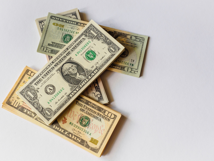 «Ο πλανήτης γίνεται η εδαφική επικράτεια διοχέτευσης του κεφαλαίου, και ταυτόχρονα η δυνητική επικράτεια της αυτοδιάλυσης του συστήματος.»