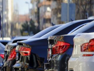 Κορυφαίες γερμανικές αυτοκινητοβιομηχανίες ενδέχεται να βρεθούν αντιμέτωπες με πρόστιμα που ανέρχονται στο 5% των ετήσιων εσόδων τους, σε περίπτωση που διαπιστωθεί ότι εμπλέκονται σε καρτέλ.