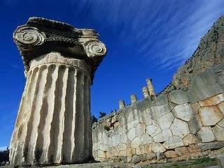 Γενικές ασκήσεις «σεισάχθειας» δεν μπορούν να ευδοκιμήσουν. Το κοινωνικό και οικονομικό πρόβλημα είναι τεράστιο και ναρκοθετεί την ομαλή πορεία της χώρας. Το θέμα είναι μάλλον απίθανο να επιλυθεί πριν από τις εκλογές. Η κυβέρνηση προτείνει αλλαγές στον νόμο Κατσέλη, με τόσα κριτήρια επιλεξιμότητας δανειοληπτών για ένταξη τους στο νέο καθεστώς προστασίας της πρώτης κατοικίας, που δεν αφήνουν περιθώρια συμφωνίας με τους δανειστές.