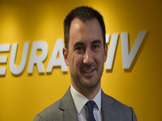 «Δεν υπάρχει χρόνος για χάσιμο, πρέπει να σχεδιάσουμε τις προοπτικές ανάπτυξης της χώρας με τέτοιο τρόπο, ώστε αυτή τη φορά να καταστεί βιώσιμη. Δεν θα επαναλάβουμε τα λάθη του παρελθόντος, δεν θα επιστρέψουμε στις πρακτικές και τις πολιτικές που μαστίζουν την ελληνική κοινωνία, αλλά και υπονομεύουν την προοπτική της ελληνικής οικονομίας».