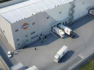  Η εισαγωγή των μετοχών της εταιρείας σε χρηματιστηριακή αγορά αποτελεί μέρος της συμφωνίας μετόχων και ανοίγει τον δρόμο τόσο για το Olayan Group, όσο και για τους μικρότερους μετόχους (μεταξύ των οποίων ο πρώην υπουργός κ. Αχ. Φώλιας και η κυρία Μ. Χατζάκου της ΜΕΒΓΑΛ) να εξέλθουν μερικώς ή ολικώς. Το σχήμα των αναδόχων της εισαγωγής στο Λονδίνο απαρτίζεται από τη Credit Suisse και την J.P. Morgan για τους ξένους επενδυτές, ενώ το εγχώριο κομμάτι θα αναλάβουν οι τέσσερις μεγάλες ελληνικές τράπεζες. 