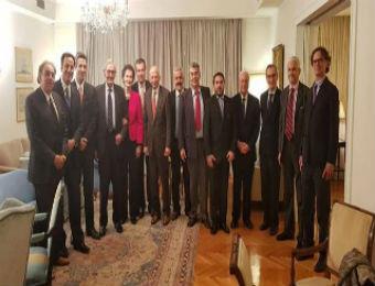 Ο Θανάσης Παπανδρόπουλος στην πρώτη εκδήλωση και κοπή πίτας του ΙΝΑΔΕ αναφέρθηκε στις πρωτοβουλίες που έχει αναλάβει το Ινστιτούτο για την ανάδειξη του ρόλου της χώρας μας με έμφαση την Δυτική Ελλάδα και του οράματος της Ευρωπαϊκής Ιδέας. Ηχηρά νέα ονόματα συμμετέχουν και εμπλουτίζουν το ΙΝΑΔΕ όπως μεταξύ άλλων ο Ηρακλής Ρούπας, Οικονομολόγος, ο Γεώργιος Μαυραγάνης Δικηγόρος και τ Υφυπουργός Οικονομικών, ο Λεωνίδας Θωμάς Χρηματοοικονομικός Σύμβουλος, ο Δημήτρης Κουτσόγιωργας, τ. Βουλευτής, ο Τρύφωνας Παχής, Σύμβουλος Επικοινωνίας, Δημοτικός Σύμβουλος Πατρέων, ο μουσικοσυνθέτης Αλέξανδρος Χάχαλης και ο μηχανικός τοπογράφος Στέφανος Κατσώλης