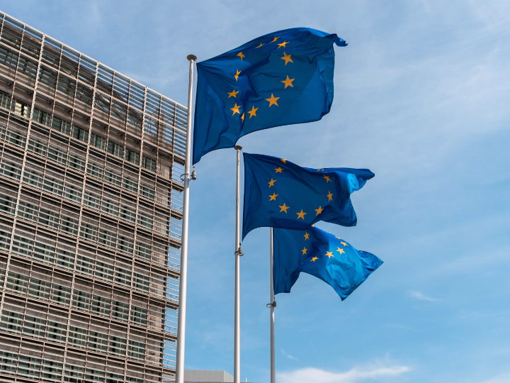 Συνολικά 41 κοινά έργα έρευνας και ανάπτυξης αμυντικών τεχνολογιών θα χρηματοδοτηθούν από την ΕΕ με 832 εκατ. ευρώ.
