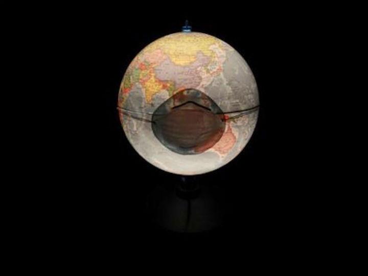 «Το όριο αντοχής του συστήματος είναι διαρκώς μετατοπίσιμο. Και οι λόγοι της μετατόπισης αυτής είναι αναπόσπαστο κομμάτι της διεθνούς οικονομικής αναδιάρθρωσης.»