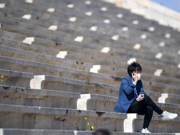 «Ρεαλισμός π.χ. στην οικονομία σημαίνει μετρώ τα έσοδα, τα έξοδα και τα χρέη. Ορθολογισμός στην επιλογή εμβολίου σημαίνει ανάλυση κόστους/ οφέλους εκάστου εκ των παραγόμενων από τις εταιρείες.»