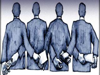 Παρατηρούνται έτσι δύο πολύ σοβαρά φαινόμενα, που είναι η πτώση της οικονομικής ανταγωνιστικότητας και η υπερ-διοίκηση μίας υποκυβερνώμενης χώρας, στην οποία οι μεγάλες κοινωνικές ανισότητες προκύπτουν από το συντεχνιακό κράτος, τις καταχρήσεις του και την ακαμψία του.