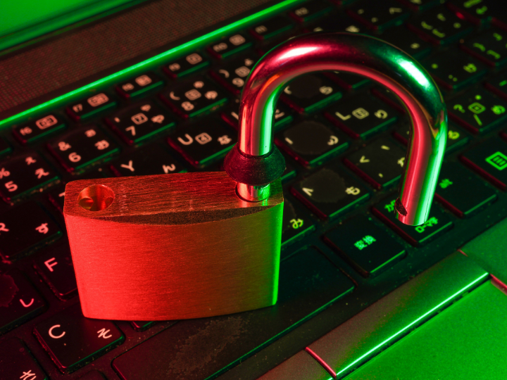 Οι επιθέσεις στον κυβερνοχώρο αυξήθηκαν κατά 50% το 2021 και κορυφώθηκαν τον Δεκέμβριο με την ευπάθεια Log4J.