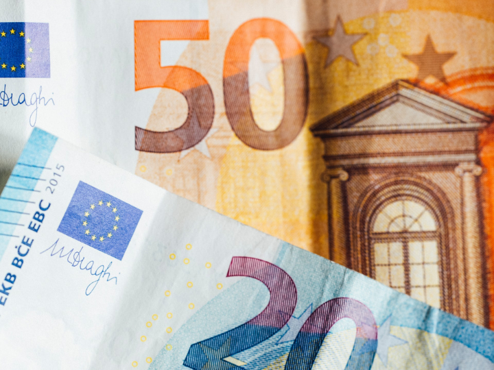 «Είναι καθαρή απρονοησία να αντιμετωπίζεται το γεγονός με το επιχείρημα ότι μεγάλο μέρος του χρέους έχει προς το παρόν ρυθμιστεί και δεν πρέπει να ανησυχούμε.»