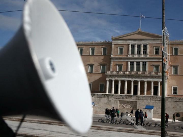 «Δυστυχώς η ελληνική κοινωνία έχει εθιστεί στις βιαιοπραγίες ιδιαίτερα της νεολαίας της και διαφόρων ημιμόνιμων (Ρουβίκωνας) ή παράνομων οργανώσεων, οι οποίες όχι απλώς βιαιοπραγούν, αλλά αφαιρούν και ανθρώπινες ζωές.»