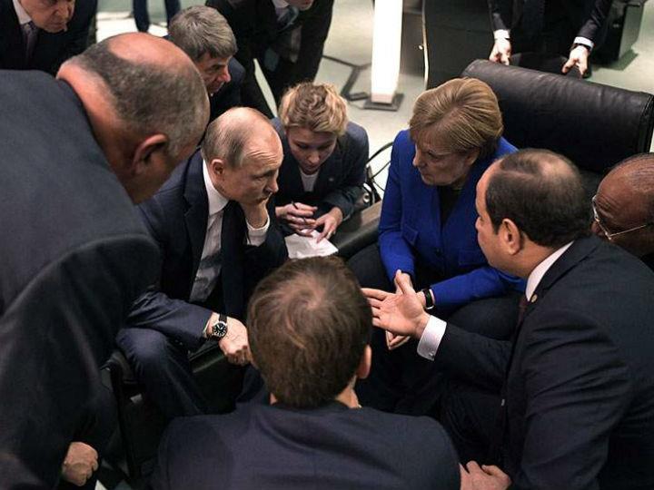 «Αυτή η πασιφανής παραβίαση κάθε έννοιας δικαίου και εταιρικής αλληλεγγύης από τη μεριά της κυρίας Μέρκελ δεν είναι κάτι το οποίο αντιβαίνει στο πνεύμα της Ευρωπαϊκής Ένωσης και στο γράμμα των συνθηκών της;»