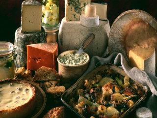 Ο υπουργός Επικρατείας κ. Αλέκος Φλαμπουράρης ήταν αυτός που σε τελευταία δημόσια ομιλία του σε επιχειρηματίες και στελέχη επιχειρήσεων τόνισε ότι η ελληνική βιομηχανία ειδών διατροφής είναι ένας από τους κλάδους που μπορούν να στηρίξουν την παραγωγική ανασυγκρότηση της χώρας. 