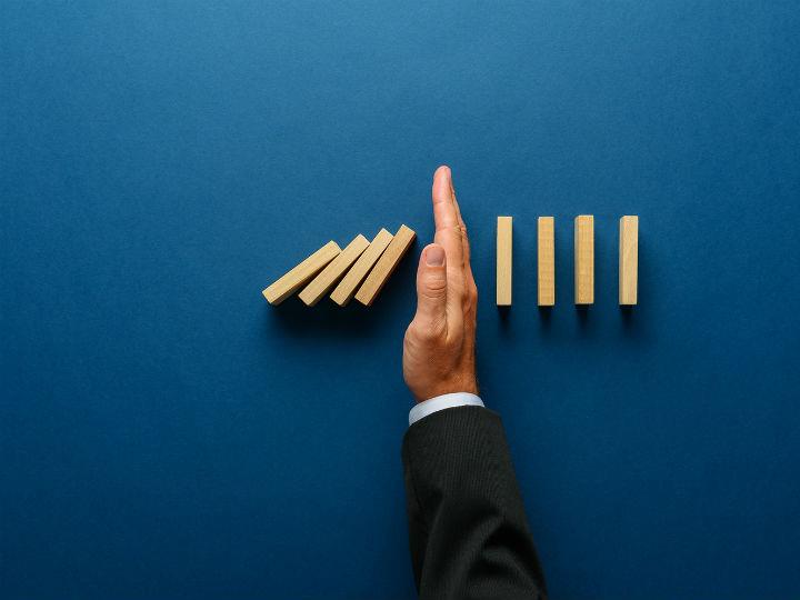 Η εμπειρική προσέγγιση της πραγματικότητας σε περίοδο κρίσης, όπως είναι αυτή της πανδημίας του κορωνοϊού (Covid-19), αποτυπώνει με ευκρίνεια τα ποιοτικά χαρακτηριστικά της διαχείρισης μιας πολύ επικίνδυνης κρίσης.