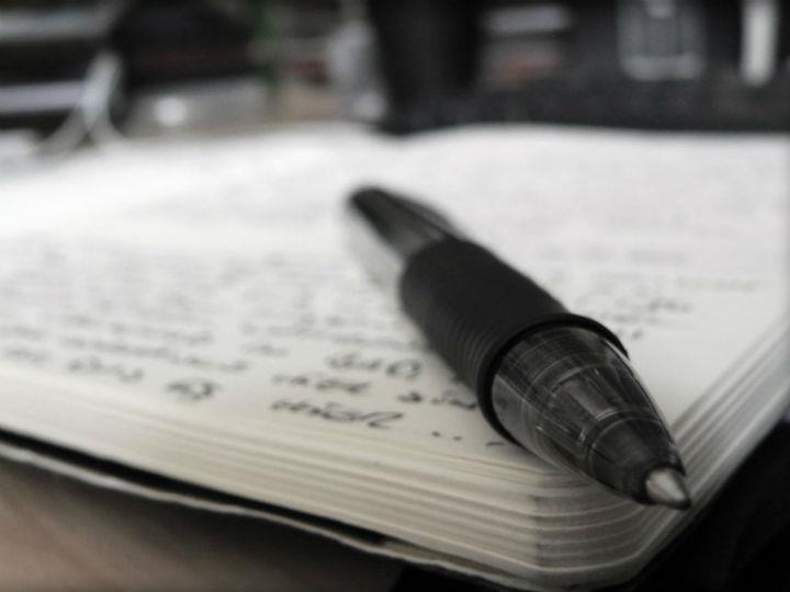 «Η δημοσιογραφία εξελίχθηκε σε παιχνίδι δημοσίων σχέσεων, οι τοπικοί mediaρχες έγιναν κακέκτυπο των Αθηνοκεντρικών ΜΜΕ χωρίς να έχουν ιδιαίτερες γνώσεις μόνο και μόνο για να προβάλλουν τον εαυτό τους ή τα συμφέροντά τους, δημιούργησαν από ομίλους μέχρι ότι άλλο μπορεί κανείς να φανταστεί κανείς.»