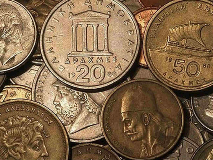 Από του 1963, εισάγονται κεϊνσιανά μέτρα. Το φαινόμενο δεν είναι ελληνικό. Ανάλογα μέτρα λαμβάνονται σε όλον τον τότε λεγόμενο ελεύθερο κόσμο. Πλησιάζουμε την εικοσαετία από του τέλους του Β΄ Παγκοσμίου Πολέμου. Οι ανάγκες παρουσιάζουν σημεία κορεσμού. Συντρέχει περίπτωση, όπως τονωθεί η ζήτηση.