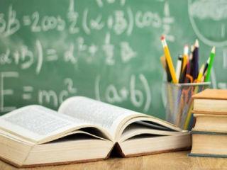 Στην χώρα μας, από το 1975 και μετά, ιδιαίτερα δε με τον Ν. 1262/1982, το εκπαιδευτικό σύστημα κομματικοποιήθηκε και στην ουσία περιήλθε στην εξουσία της αριστεράς και των πρασινοφρουρών της εποχής εκείνης. Την ίδια περίοδο, συντριπτική ήταν και η ιδεολογική ηγεμονία των ίδιων δυνάμεων στα Μέσα μαζικής επικοινωνίας και στον χώρο του βιβλίου