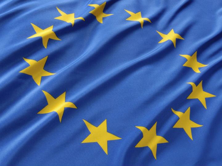 «Σε μια κρίσιμη μεταβατική περίοδο της παγκόσμιας οικονομίας, οι Χ. Σμιτ και Ζισκάρ ντ’ Εστέν κατάλαβαν ότι η Ευρώπη για να επιβιώσει έπρεπε να αποκτήσει ενιαία αγορά και ενιαίο νόμισμα, ώστε να αποφεύγονται γραφειοκρατικά και διοικητικά κόστη και ανταγωνιστικές υποτιμήσεις.»