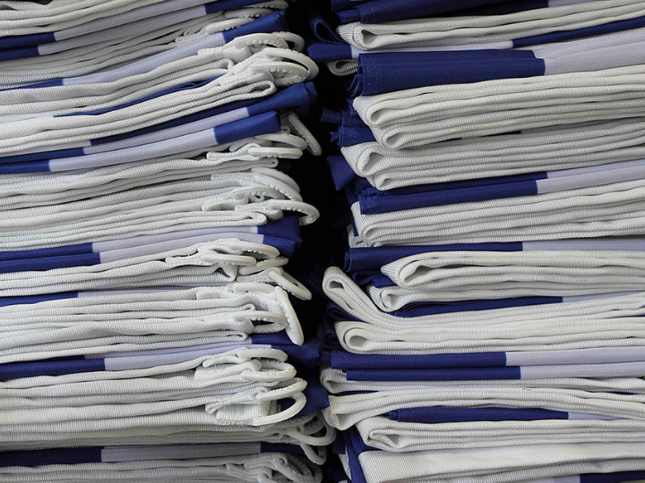 «Τώρα που θα τελειώσουν οι γιορτές και η περηφάνεια θα ξαναδώσει την θέση της στο νοσταλγικό παρελθόν, ας αποδεχθούμε μια αλήθεια: η ελληνική ιστορία είναι «δύσβατη» επειδή η ελευθερία και η ανεξαρτησία μετά την επανάσταση έγιναν δυσδιάκριτα σημαίνοντα, νεφελώδη διακύβευματα.»