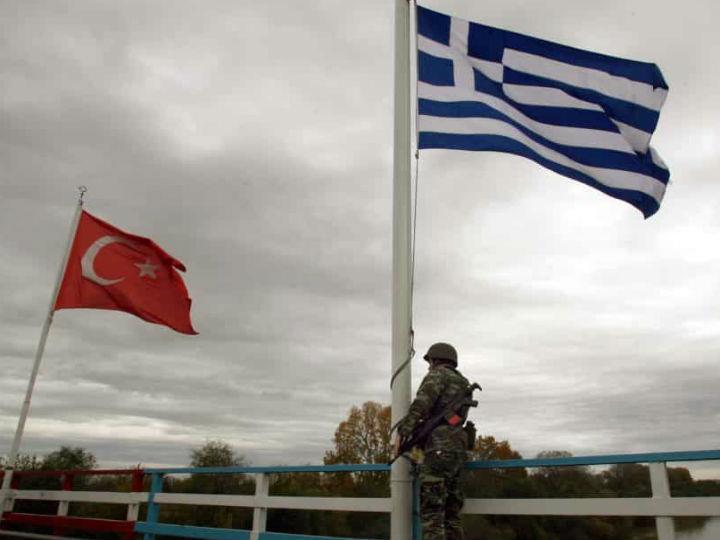 «Με την Τουρκία να κλιμακώνει τη συμπεριφορά της τα μέσα μαζικής ενημέρωσης στη χώρα μας πλην ελαχίστων εξαιρέσεων προτιμούν να λειτουργούν ως εμψυχωτές της κοινής γνώμης επιλέγοντας να αγοράσουν από την πραμάτεια συγκεκριμένης κατηγορίας είτε δημοσιολογούντων είτε ειδικών περί την εξωτερική πολιτική.»