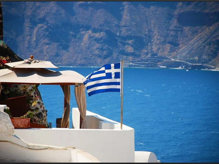«Έχουμε έναν προϋπολογισμό που μπορεί να ξεπεράσει φέτος τα 9 εκατ. ευρώ για συνδιαφήμιση και όλα τα μηνύματα σε διεθνές επίπεδο μας κάνουν να αισιοδοξούμε, καθώς διαφαίνεται υψηλή ζήτηση για τη χώρα μας. Η Ελλάδα βρίσκεται στις τρεις πρώτες χώρες της Ευρώπης σε ζήτηση για διακοπές το καλοκαίρι. Όσο προχωράει ο εμβολιασμός, η αγορά θα ανταποκρίνεται ακόμα περισσότερο».