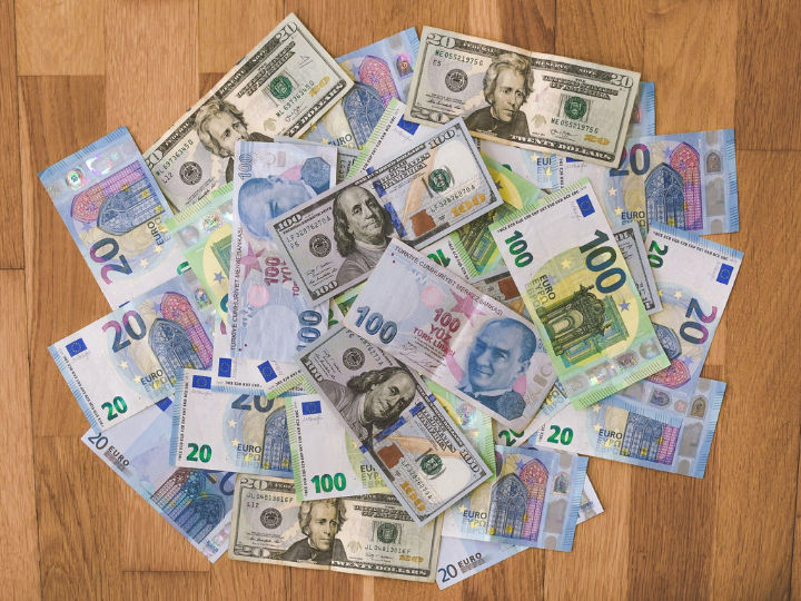 Η οικονομική αδυναμία της Τουρκίας σε συνδυασμό με τον πόλεμο στην Ουκρανία δημιουργεί συνθήκες μεσοχρόνιας ισορροπίας με την Ελλάδα, αλλά χωρίς να αλλάζει ο αναθεωρητισμός.