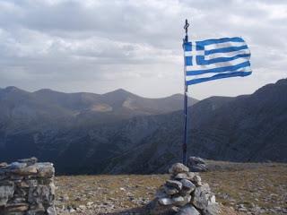 Μέσα σ΄ένα τέτοιο πνευματικό περιβάλλον, η ελευθερία δεν αποτελεί απλώς μια τάση του πνεύματος. Ήταν και τρόπος ύπαρξης που διέφερε αρκετά από τους αντίστοιχους άλλους εκείνης της εποχής.