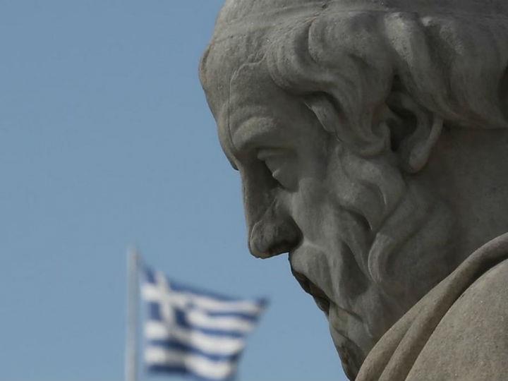 Με το σύστημα υγείας πιο ισχυρό, με το νέο ΕΣΥ επί θύραις, με τα άλματα, εν μέσω πανδημίας, στον ψηφιακό μετασχηματισμό, με τον πολίτη πιο ώριμο και απαλλαγμένο από ταλαιπωρίες του παρελθόντος, με σχέδιο και πόρους για την Αυτοδιοίκηση και την τοπική οικονομία, με μια Ελλάδα με ισχυρή και αξιόπιστη διεθνή εικόνα, δημιουργούνται όλες οι προϋποθέσεις ώστε τα δύσκολα να αποκαλύψουν τις πραγματικές δυνατότητες, του πολίτη και του κράτους.