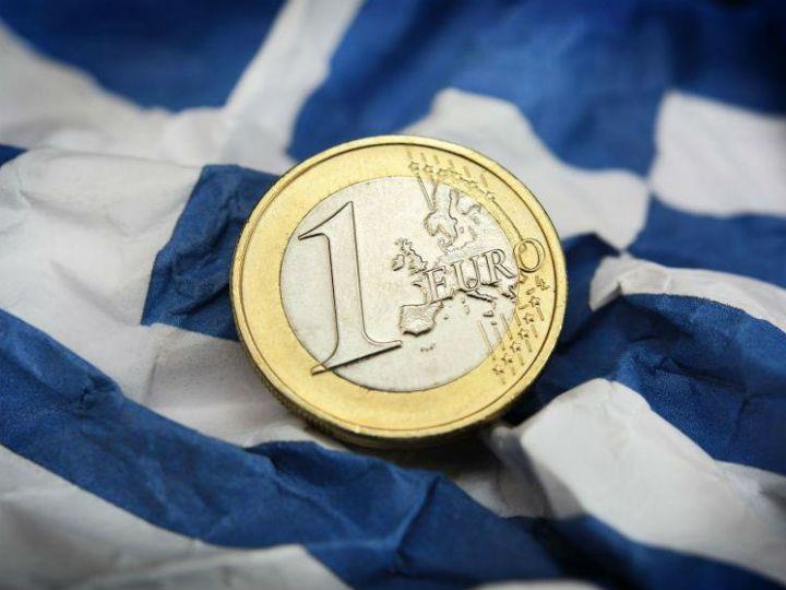 «Κι αν η κρίση δίνει μια ευκαιρία στην Ελλάδα είναι αυτή ακριβώς. Να μιλήσουμε ειλικρινά για τα δομικά, ζωτικά προβλήματα της ελληνικής οικονομίας. Να τα δούμε και να τα πούμε ευθέως. Μήπως επιτέλους ξεκινήσουμε να τα λύνουμε καθότι απαιτείται τουλάχιστον δεκαετής προσπάθεια.»