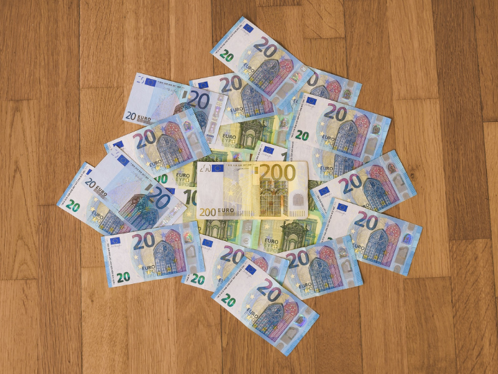 Στο επίκεντρο της έρευνάς του ήταν το ποσό των 75.000 δολαρίων τον χρόνο, που ανέφερε έρευνα που είχε κάνει το Πρίστον το 2010.
