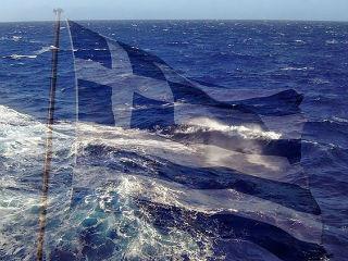 Την ίδια ώρα τα πράγματα, τόσο στο οικονομικό πεδίο, όσο και σε αυτό που αφορά την ασφάλεια της χώρας γίνονται καθημερινά όλο και πιο δύσκολα. Ήδη ο Ε. Τσακαλώτος πήγε στην Ουάσιγκτον για μαλλί και γυρίζει κουρεμένος. Το ΔΝΤ ζητάει την κατάργηση της προσωπικής διαφοράς ανάμεσα σε παλιούς και νέους συνταξιούχους, που σημαίνει στην πράξη νέες σημαντικές περικοπές σε όσους είναι απόμαχοι της εργασίας.