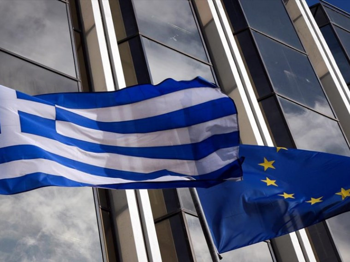 «Σύμφωνα με το Σχέδιο Ανάπτυξης της Επιτροπής Πισσαρίδη, για το οποίο δεν γίνεται πολύς λόγος πλέον, ακόμα και μια υπερκεϋνσιανή πολιτική, που κάποιοι την έκαναν λάβαρό τους, δεν θα φέρει τα επιθυμητά αποτελέσματα.»