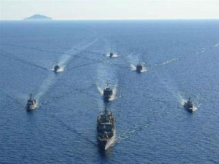 Ο ελληνόκτητος εμπορικός στόλος (4.585 πλοία άνω των 1.000 dwt) ελέγχει το 27,76% του παγκόσμιου στόλου δεξαμενόπλοιων, το 21,53% του παγκόσμιου στόλου φορτηγών πλοίων ξηρών χύδην φορτίων και το 15,94% του παγκόσμιου στόλου πλοίων μεταφοράς χημικών και παράγωγων προϊόντων πετρελαίου σε αέρια ή μη μορφή.